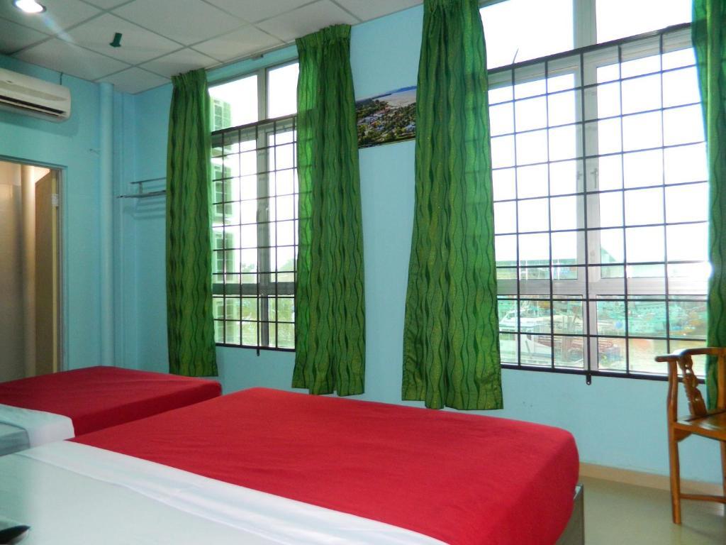 River Side Hotel Mersing Kamer foto