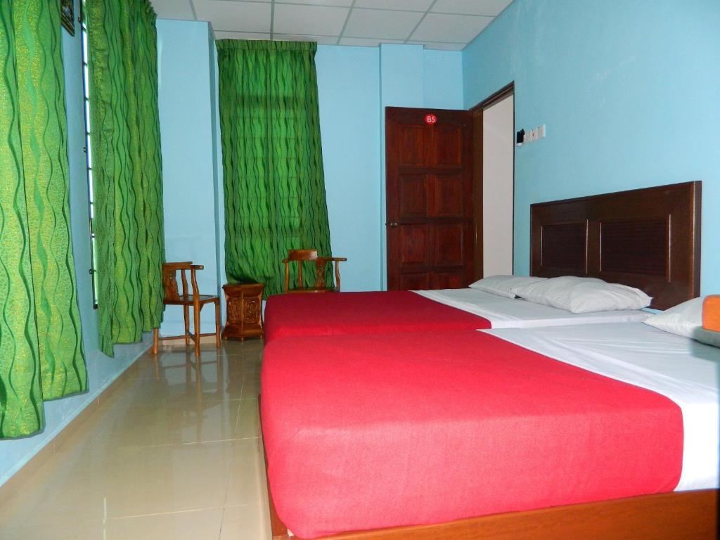 River Side Hotel Mersing Kamer foto