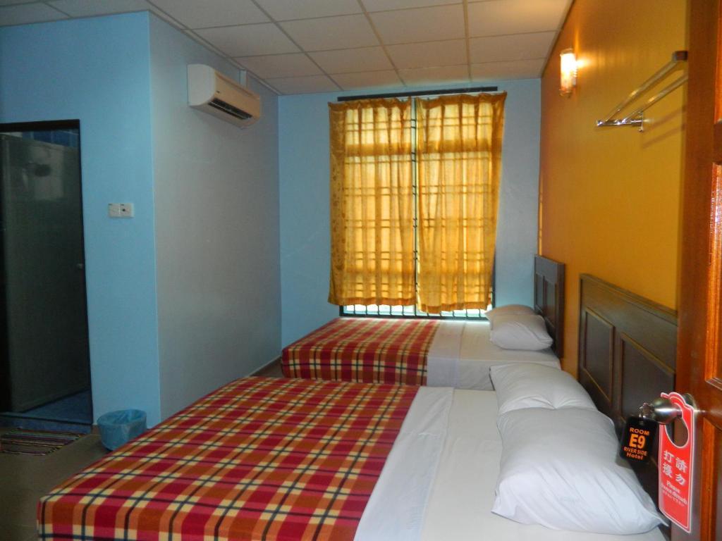 River Side Hotel Mersing Kamer foto